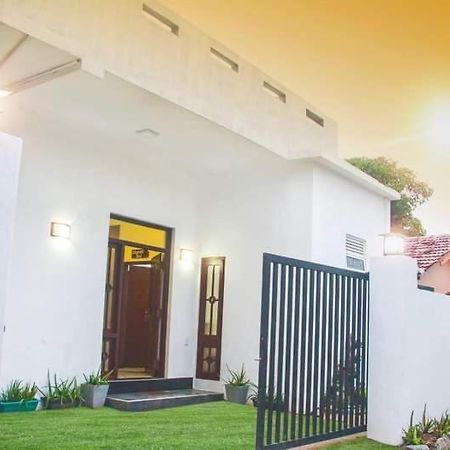 Aloevera Villa Negombo Extérieur photo